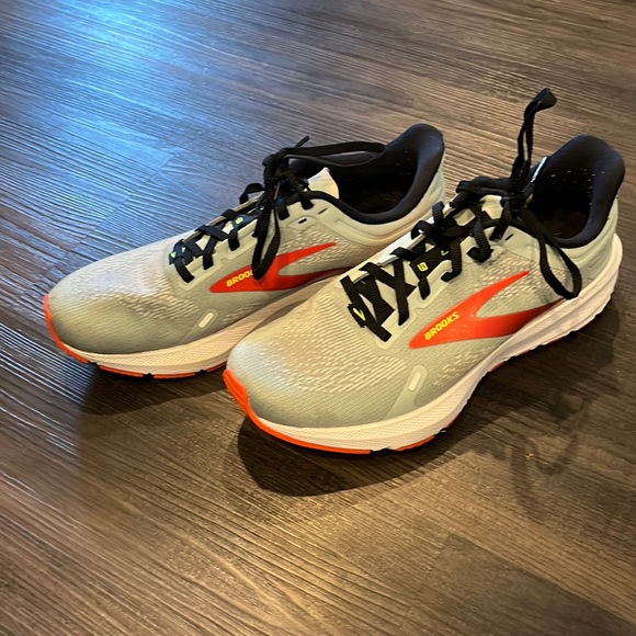 Brooks running shoes - Picture 2 of 4